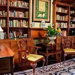 Lion's Hotel