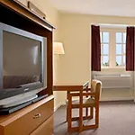 Super 8 By Wyndham Hotel 2*