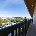 Aparthotel Modern, Spacious With Luxury Amenities 3*