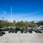 Aparthotel Modern, Spacious With Luxury Amenities 3*