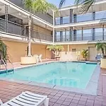 Super 8 By Wyndham New Orleans