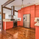 Spacious Loft-style 3br Townhouse By Hosteeva *
