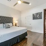 Apartment Spacious Loft-style 3br Townhouse By Hosteeva