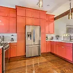 Apartment Spacious Loft-style 3br Townhouse By Hosteeva