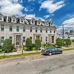 Spacious Loft-style 3br Townhouse By Hosteeva *