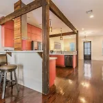 Spacious Loft-style 3br Townhouse By Hosteeva New Orleans