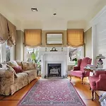 Southern Comfort Bed & Breakfast 3*