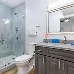 Urban Oasis 4bd House Close To Fq & Hot Spots' Apartment