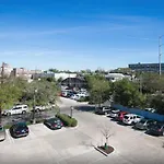 Spacious 3Br Luxury Penthouse With Balcony