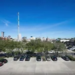 Spacious 3Br Luxury Penthouse With Balcony