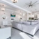 Stunning Penthouse In The Heart Of The *