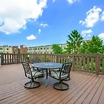 Stylish 4Br Condo In Downtown By Hosteeva