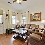 New Orleans Cottage Apartment