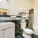 Aparthotel Modern, Spacious With Luxury Amenities New Orleans