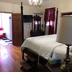 Oakview Bed & Breakfast 4*
