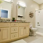 Esplanade Magic 4 *