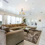 Modern, Spacious With Luxury Amenities 3* New Orleans