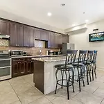 Aparthotel Modern, Spacious With Luxury Amenities