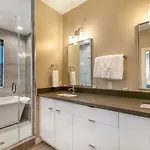 Holiday home Luxury 3-story W Pool & Parking Garage *