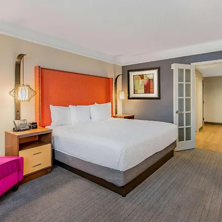 La Quinta & By Wyndham Downtown New Orleans