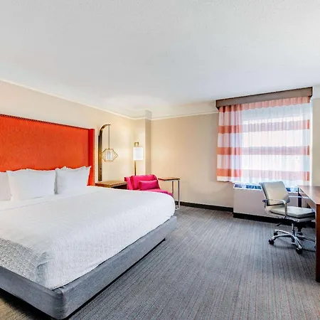 La Quinta & By Wyndham Downtown Hotel New Orleans