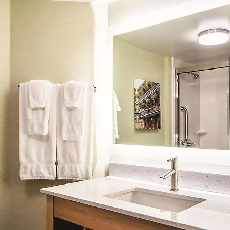 Hotel La Quinta & By Wyndham Downtown