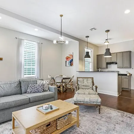 Stunning Greek Revival In Lower Garden District * New Orleans