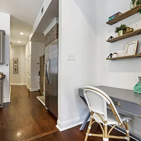 Stunning Greek Revival In Lower Garden District Holiday home *