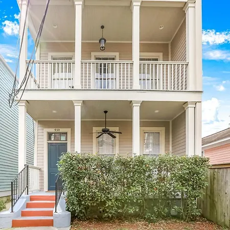 Stunning Greek Revival In Lower Garden District *