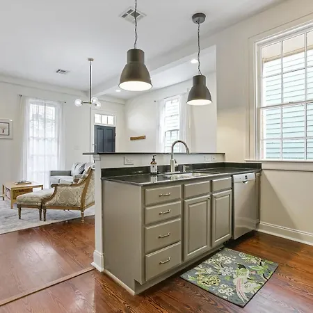 Stunning Greek Revival In Lower Garden District New Orleans