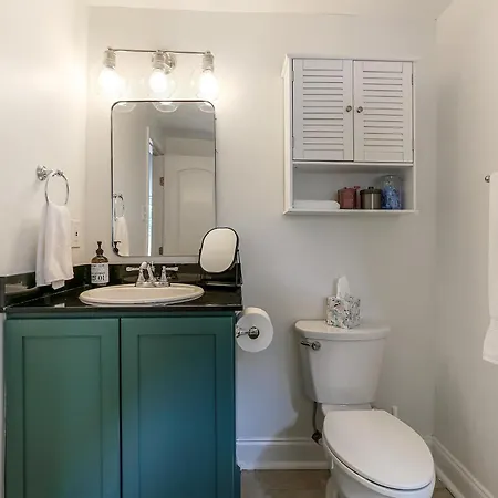 Holiday home Stunning Greek Revival In Lower Garden District