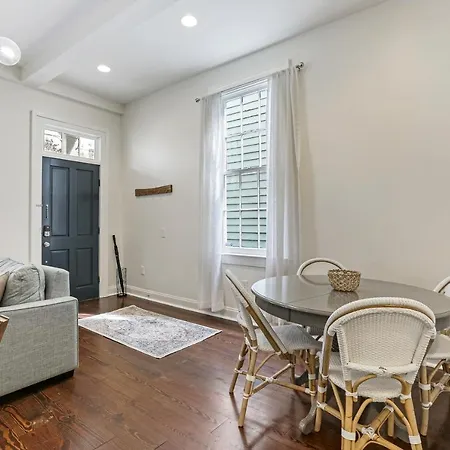 Holiday home Stunning Greek Revival In Lower Garden District New Orleans