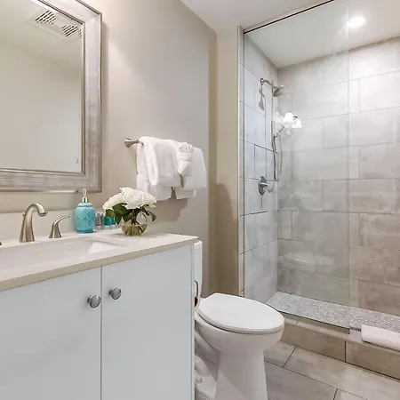 Spacious Modern Near French Quarter *