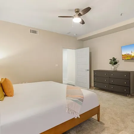 Peaceful Walking Distance To Bourbon Street *