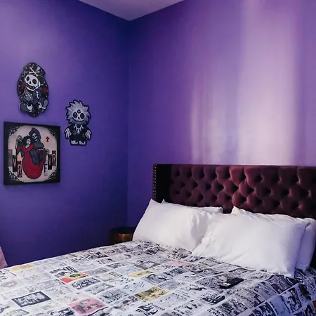 Art Inspired Mid-city 3 Bedroom - 1 Mile Away From French Quarter Apartment