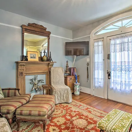 Authentic With Courtyard! *