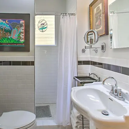 Authentic With Courtyard! *
