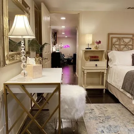 The Chic Flamingo * New Orleans