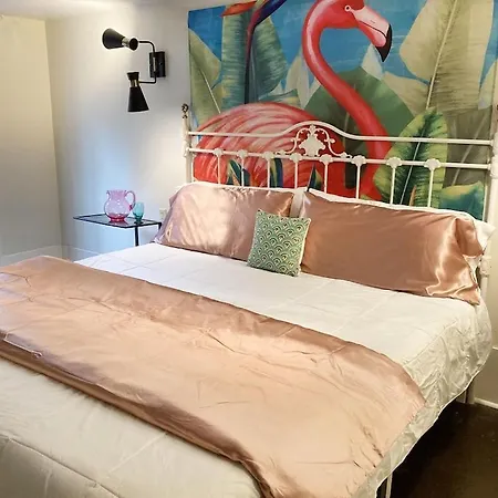 Apartment The Chic Flamingo