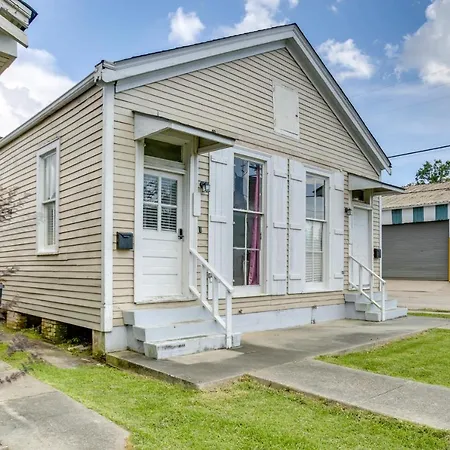 Shotgun-style In Mid-city! Holiday home New Orleans
