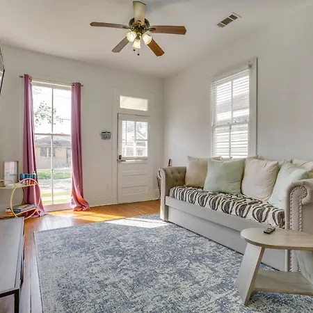 Holiday home Shotgun-style In Mid-city!