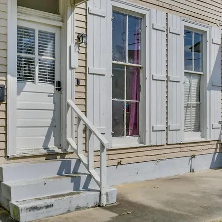 Shotgun-style In Mid-city! Holiday home