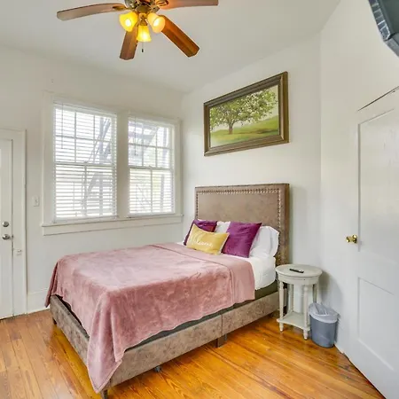 Holiday home Shotgun-style In Mid-city!