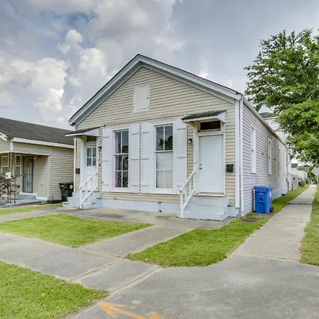 Shotgun-style In Mid-city! Holiday home