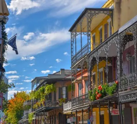 Private And Bathroom For Female Homestay New Orleans