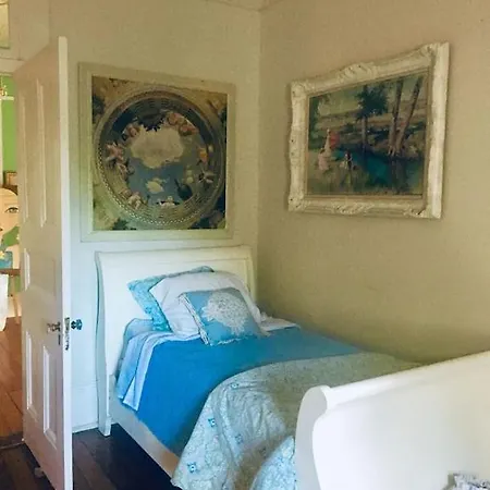 4br 3 Ba Huge, Balcony, Cemetery, Streetcar Sleeps 8! New Orleans