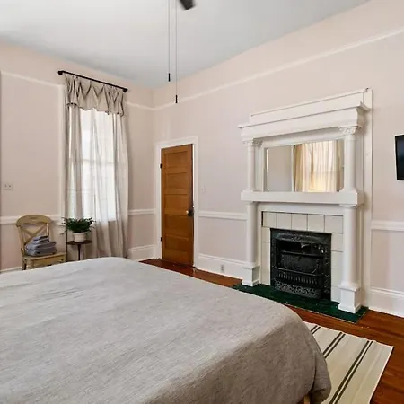 Gorgeous Garden District Apt Steps To St Charles * New Orleans