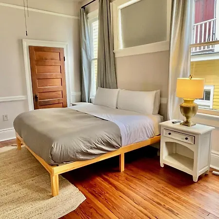 Gorgeous Garden District Apt Steps To St Charles New Orleans