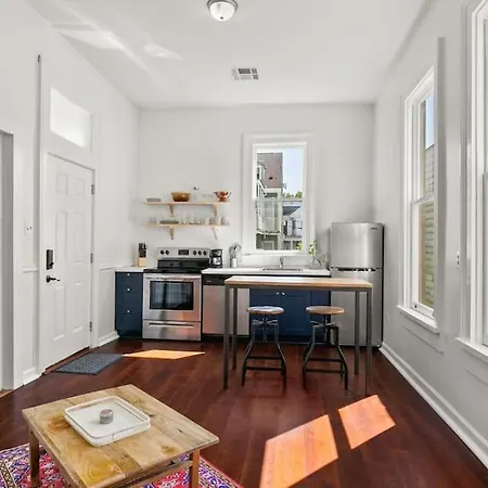Gorgeous Garden District Apt Steps To St Charles *