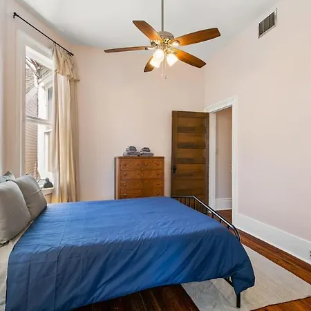 Gorgeous Garden District Apt Steps To St Charles *